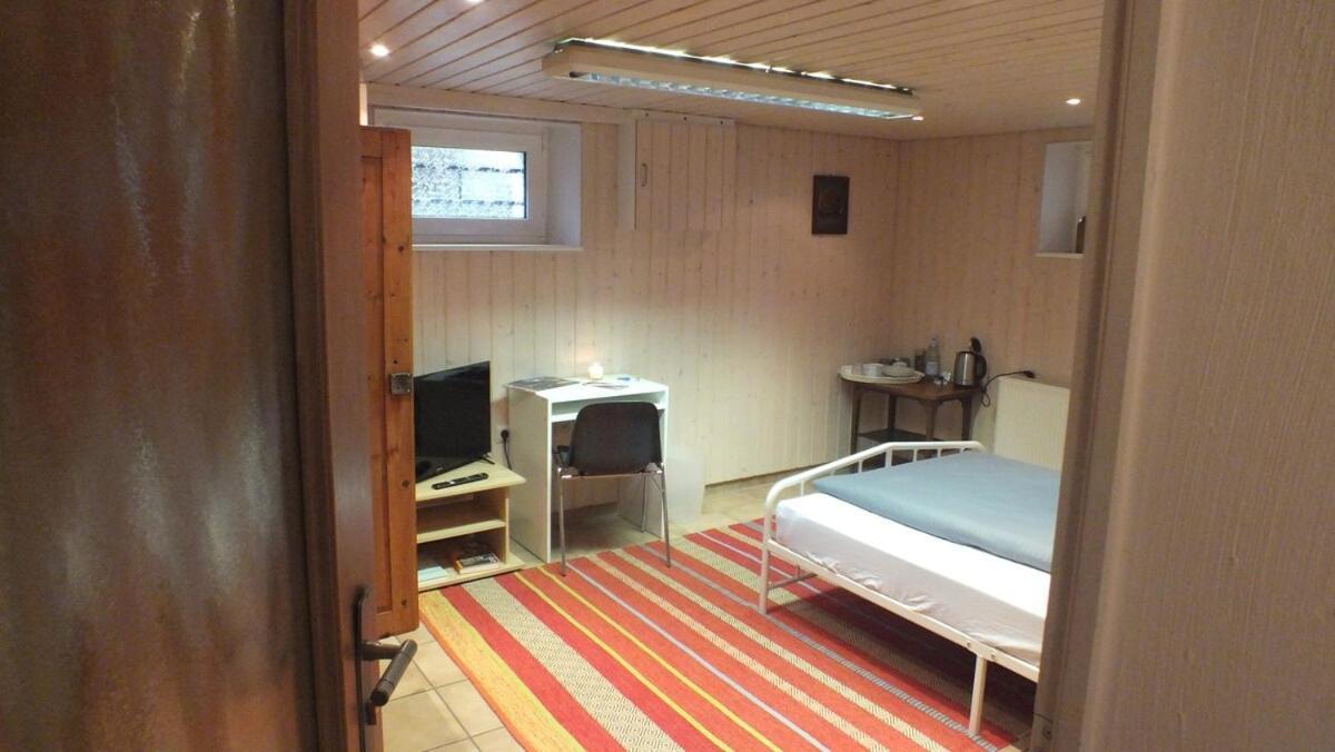 Gemuetliches Nest Im Basement Apartment Weilburg Bagian luar foto
